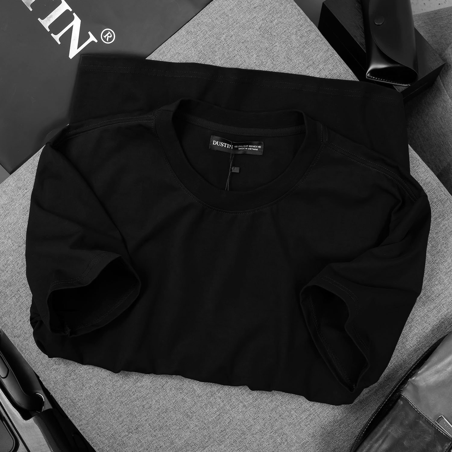 Áo Thun Đen Deluxe Cotton